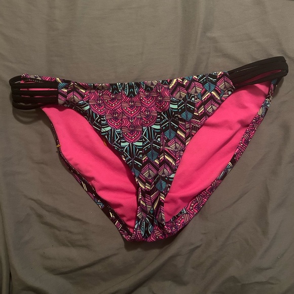 Xhilaration Pink and Black Geometric Bikini Bottom sz medium - Picture 1 of 4